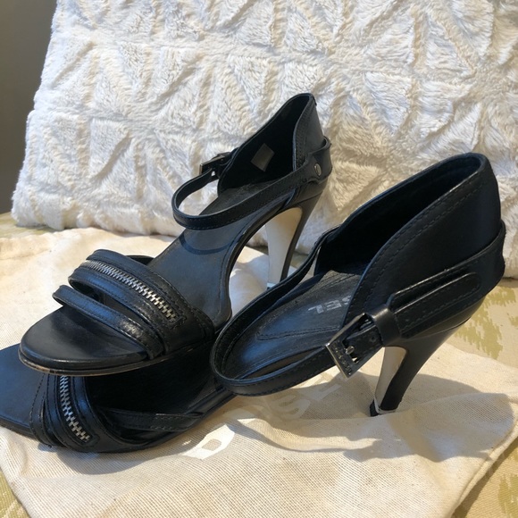 Beautiful black leather Diesel stilettos - Picture 4 of 5